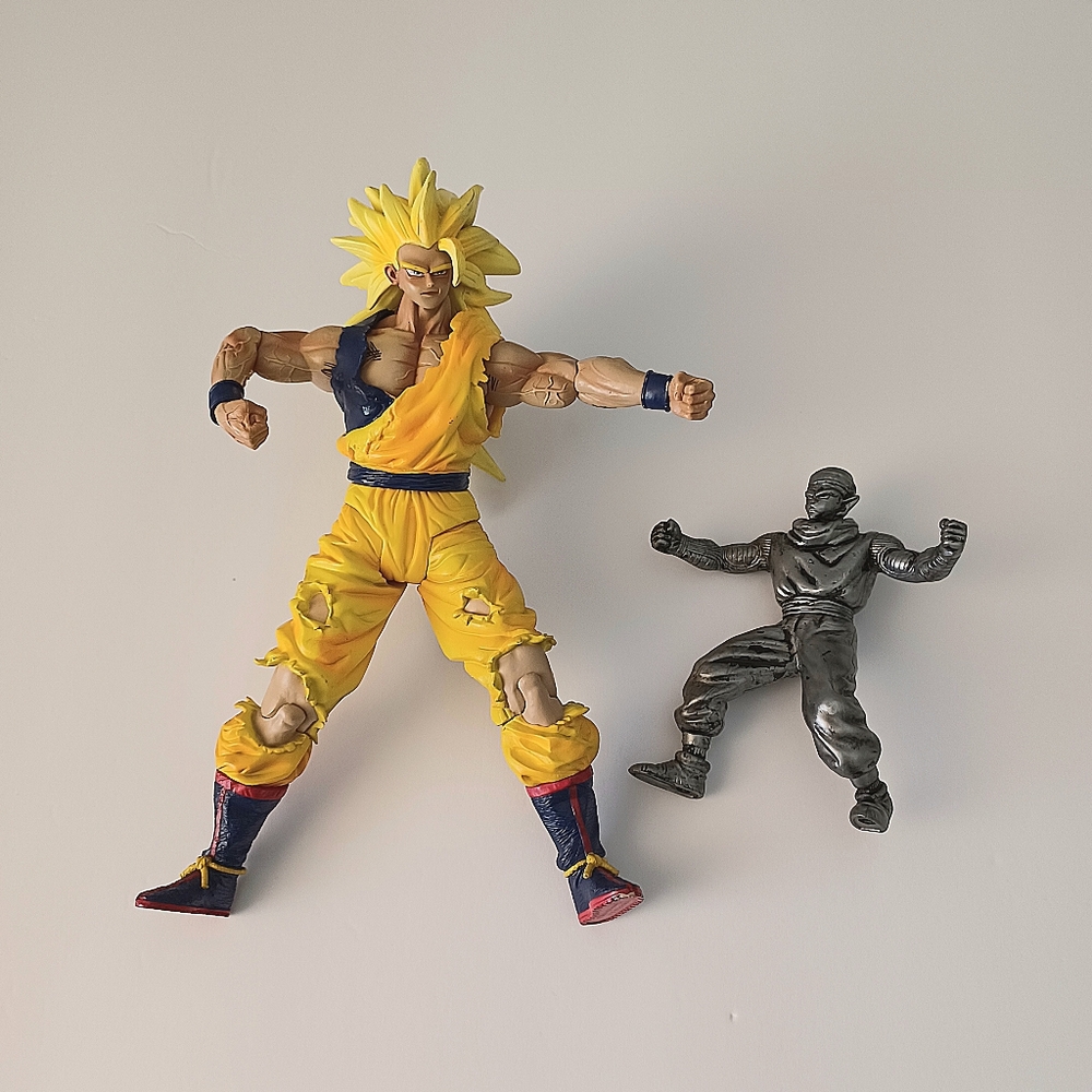 9" Dragon Ball Z Movie Edition 'Battle Damaged' Goku SS3 Action Figure